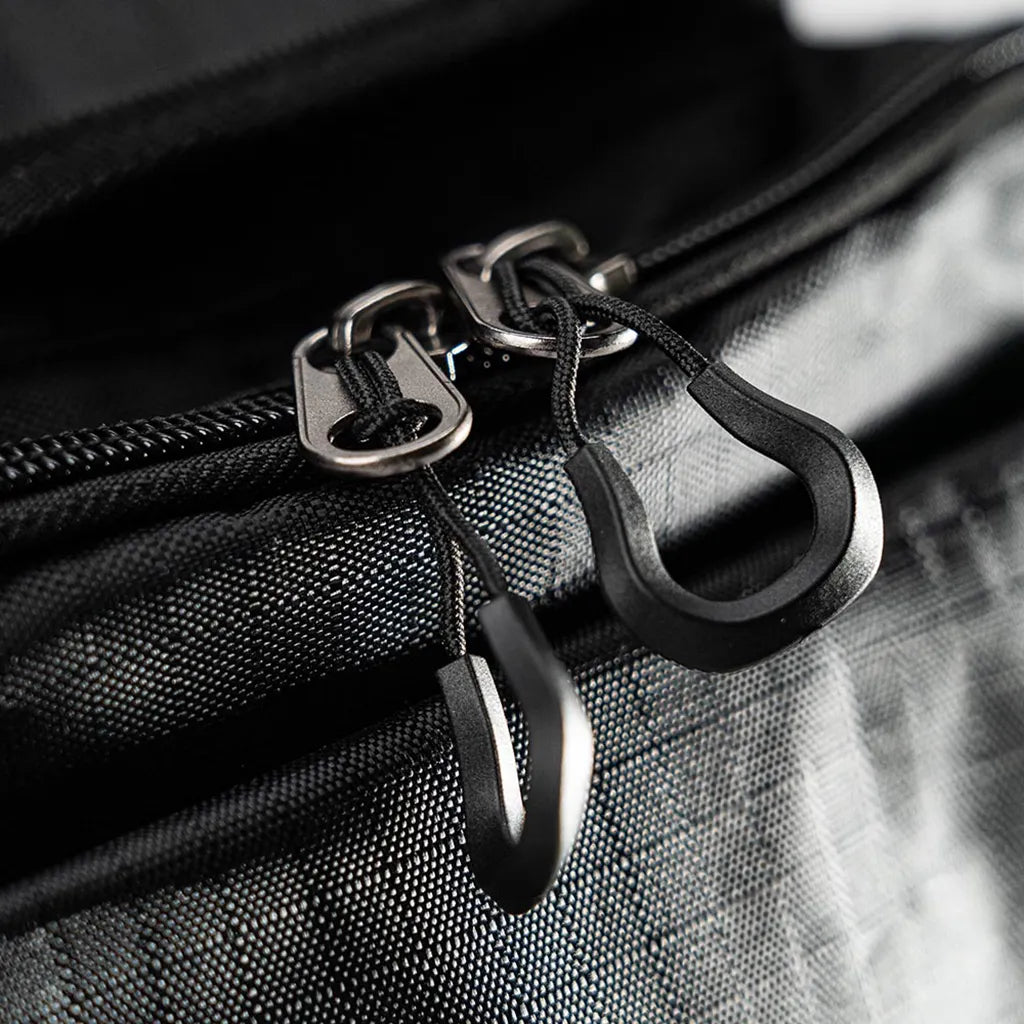 LMAB MOVE Shoulder Bag: Zipper