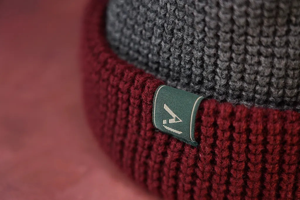 OMC Berry Toastie Beanie водоустойчива шапка